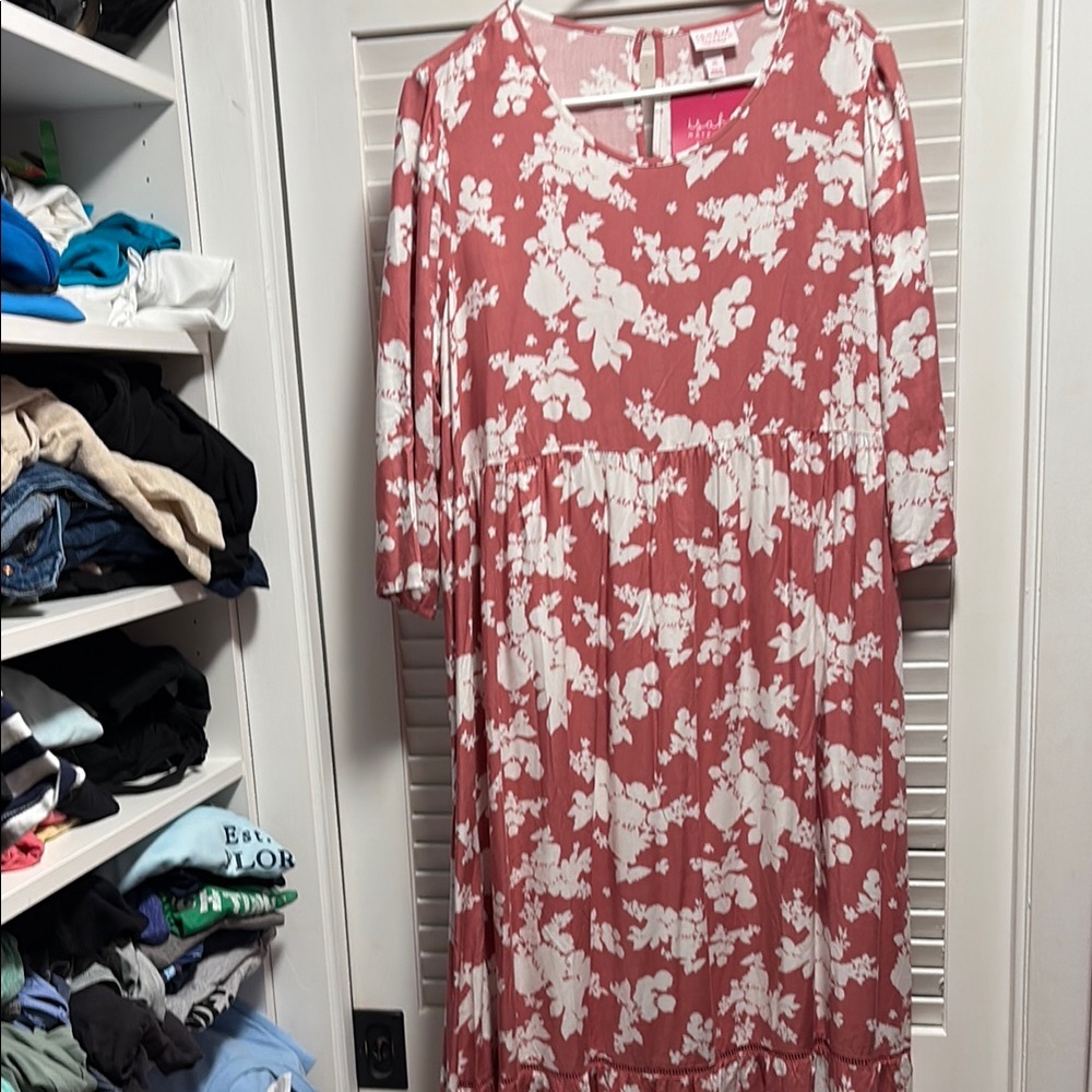 Ingrid & Isabel Pink Sundress with V-Neck and 3/4 Sleeves